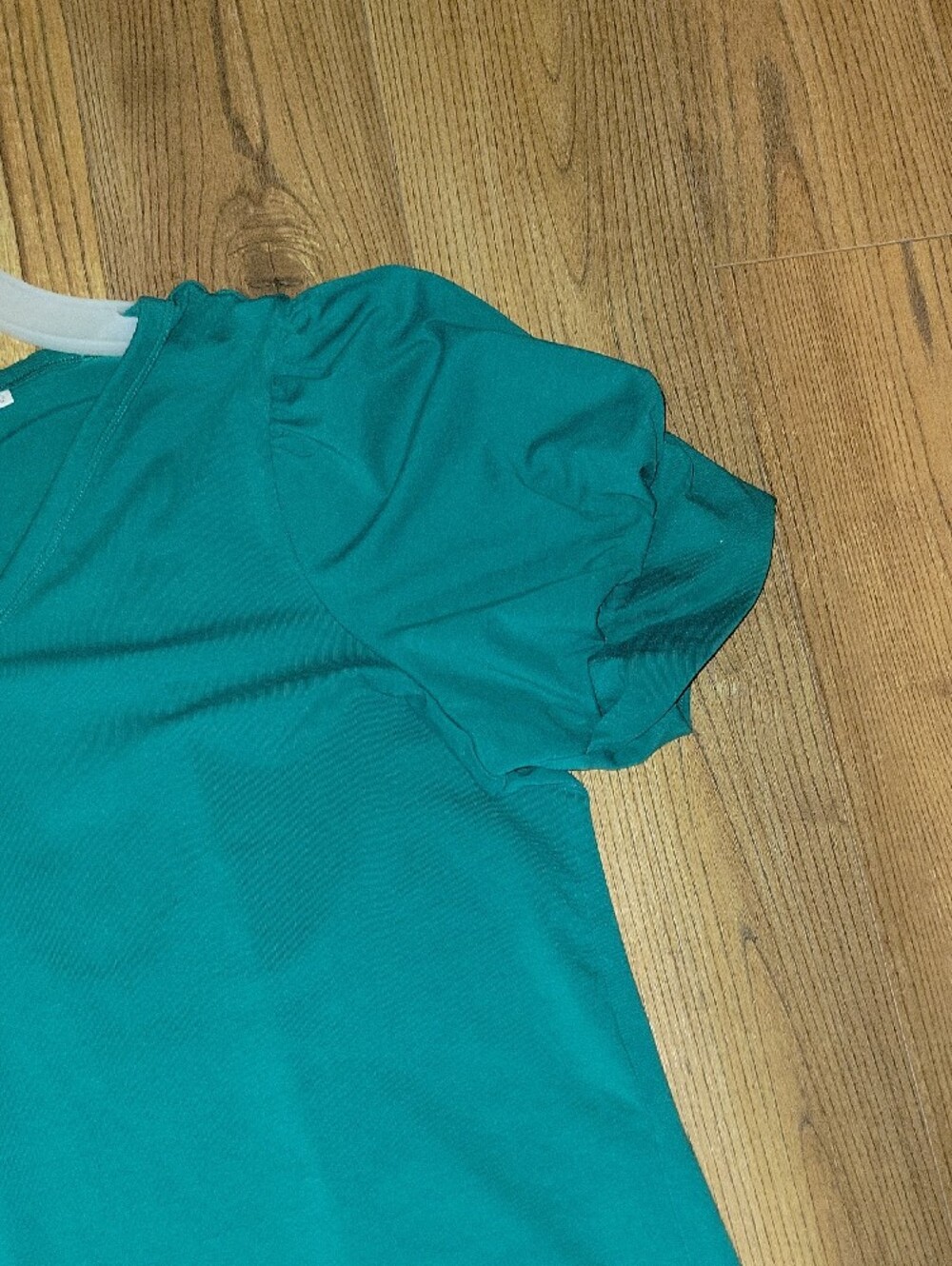 Chico's Green V-Neck Puff Sleeve Top - Picture 4 of 6